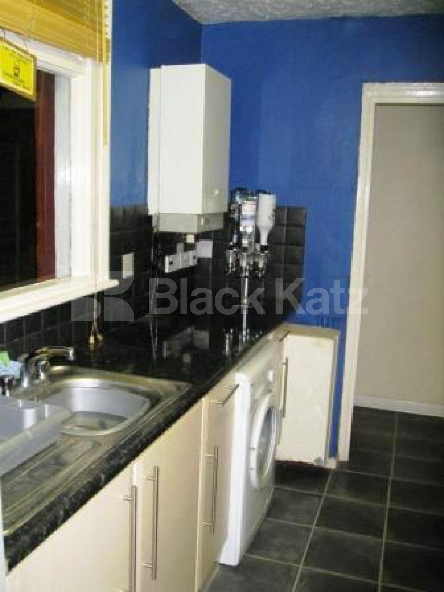 			Whole house!, 4 Bedroom, 1 bath, 1 reception Maisonette			 Farrant Avenue, WOOD GREEN N22